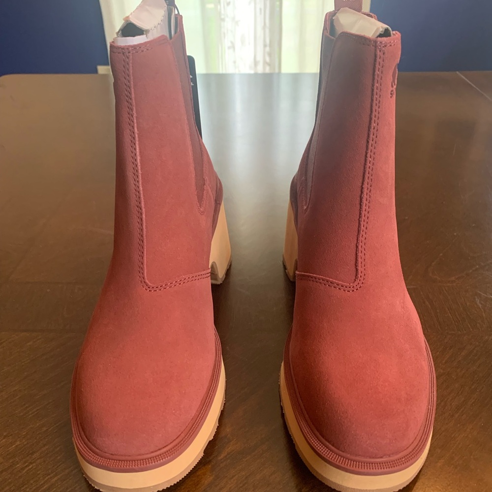 💫HP‼️💫 NWOB SOREL Hi-Line Chelsea Ankle Booties in Cranberry, Size 9.5 - Picture 2 of 8